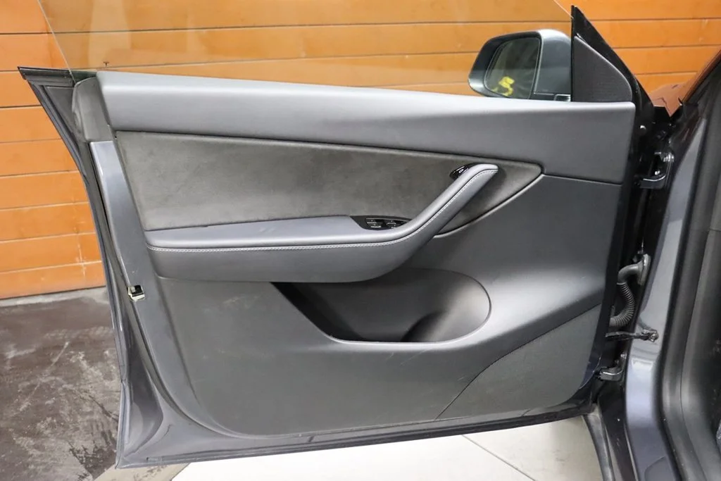 Used 2020 Solid Black Tesla Long Range image 43