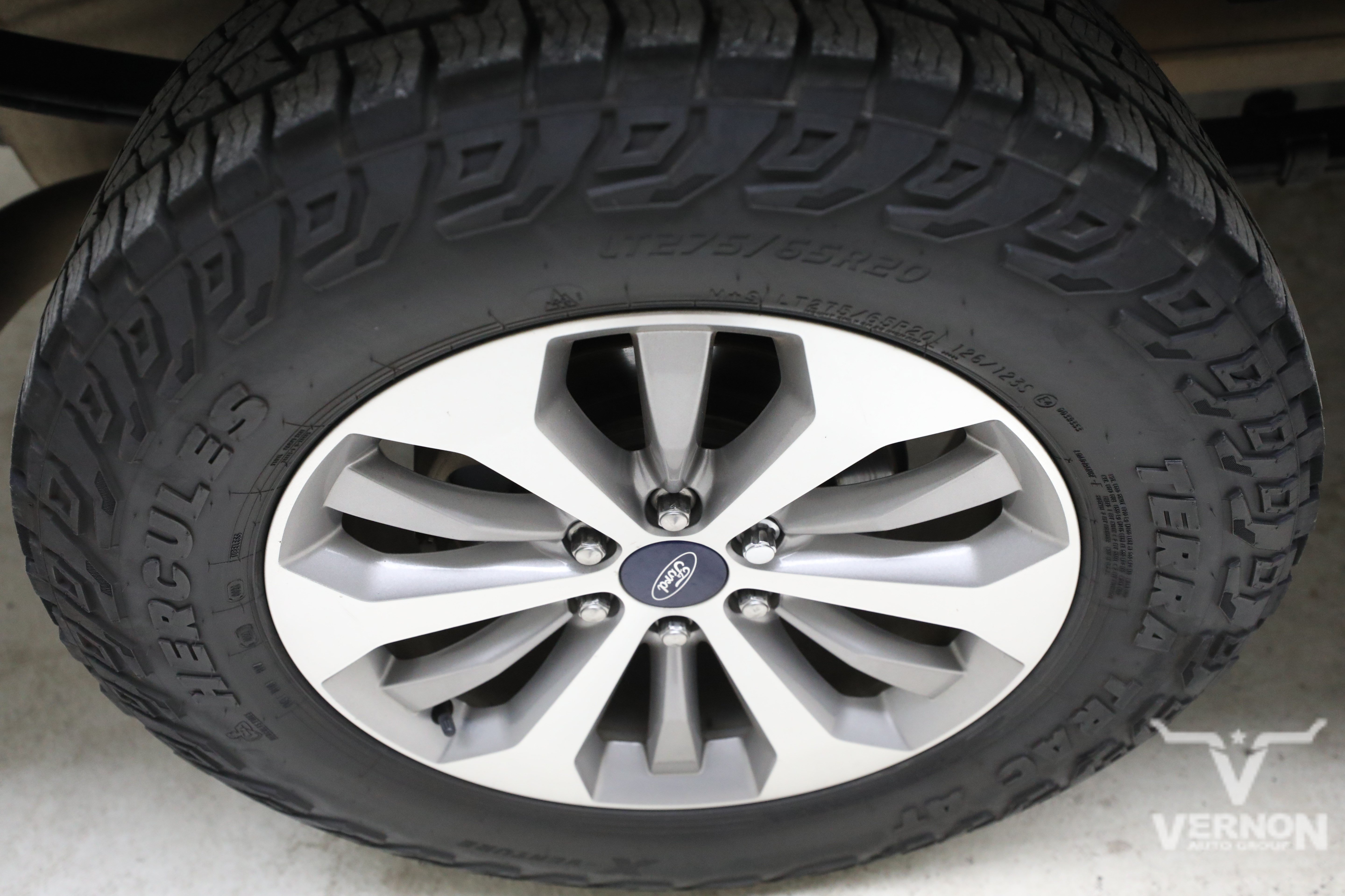 Used 2017 Shadow Black Ford Y image 31