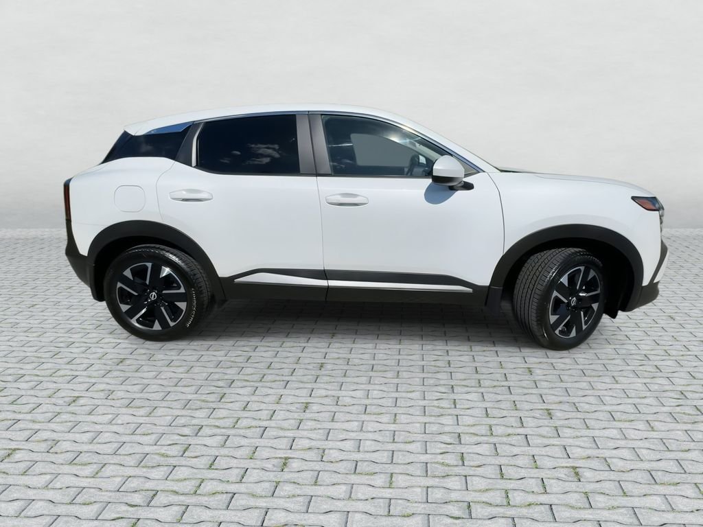 Used 2025 White Nissan SV image 9
