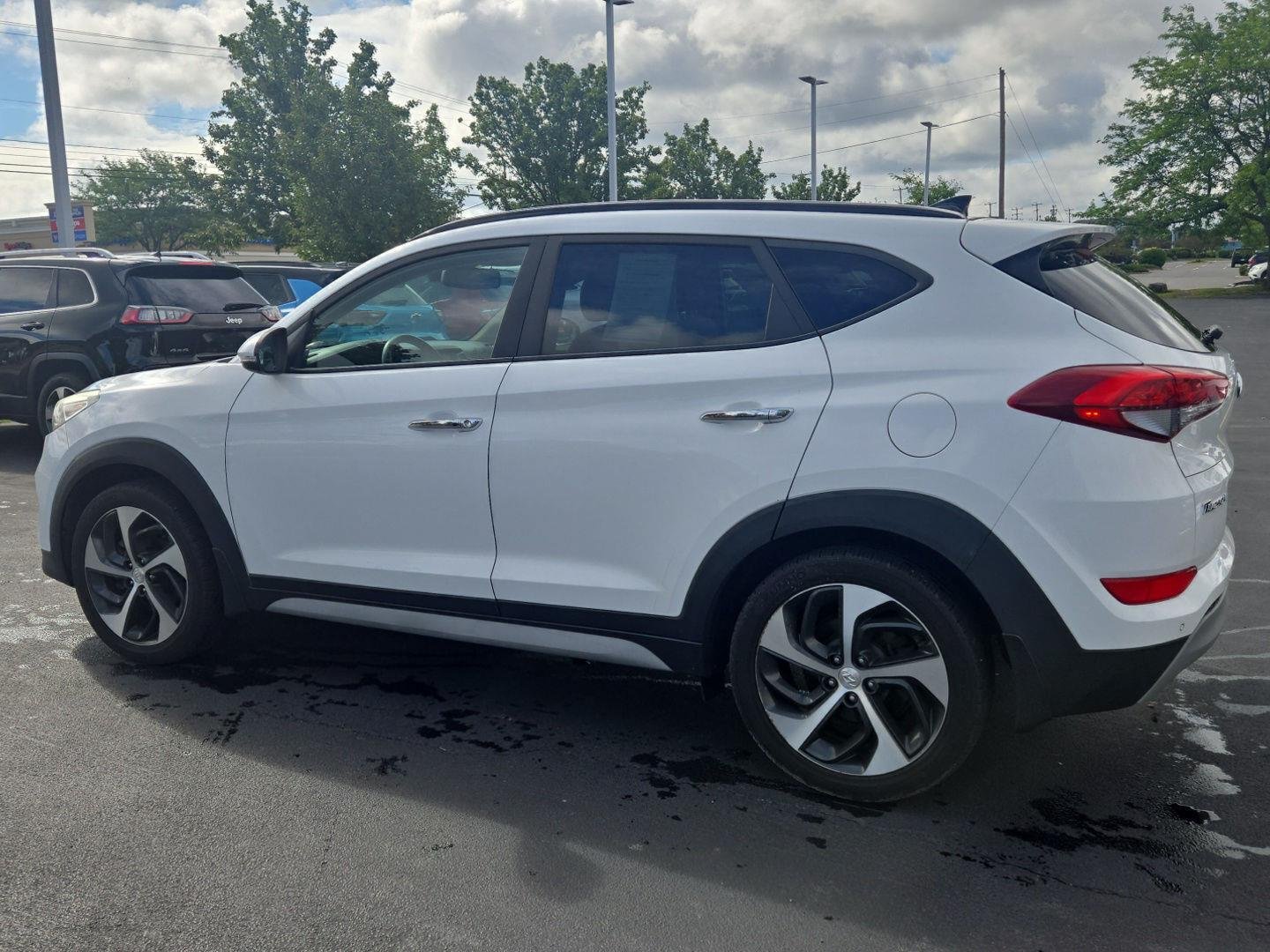 Used 2018 Dazzling White Hyundai Limited image 4