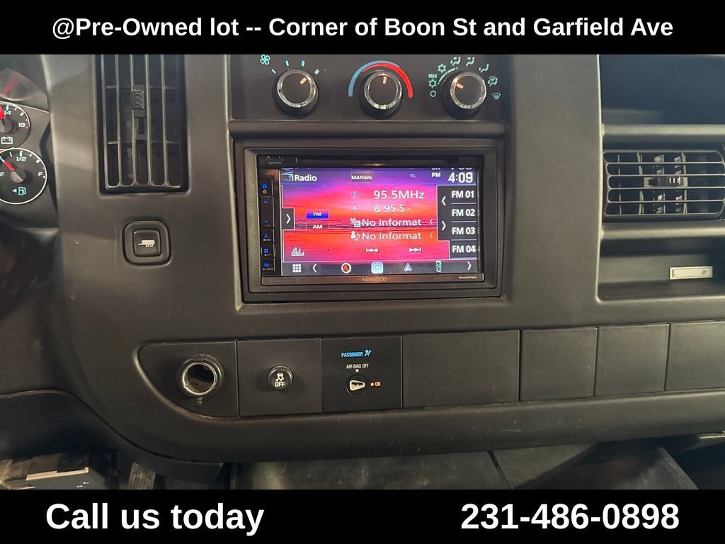 Used 2013 SUMMIT WHITE Chevrolet BASE image 19