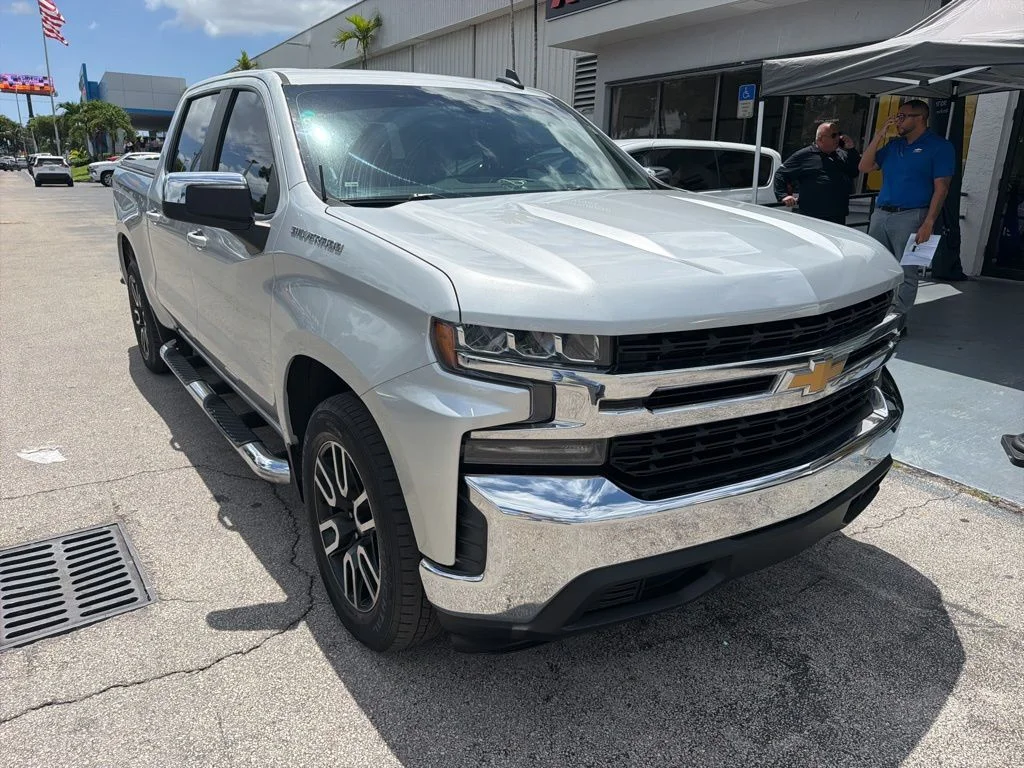 Used 2019 Silver Ice Metallic Chevrolet LT image 2