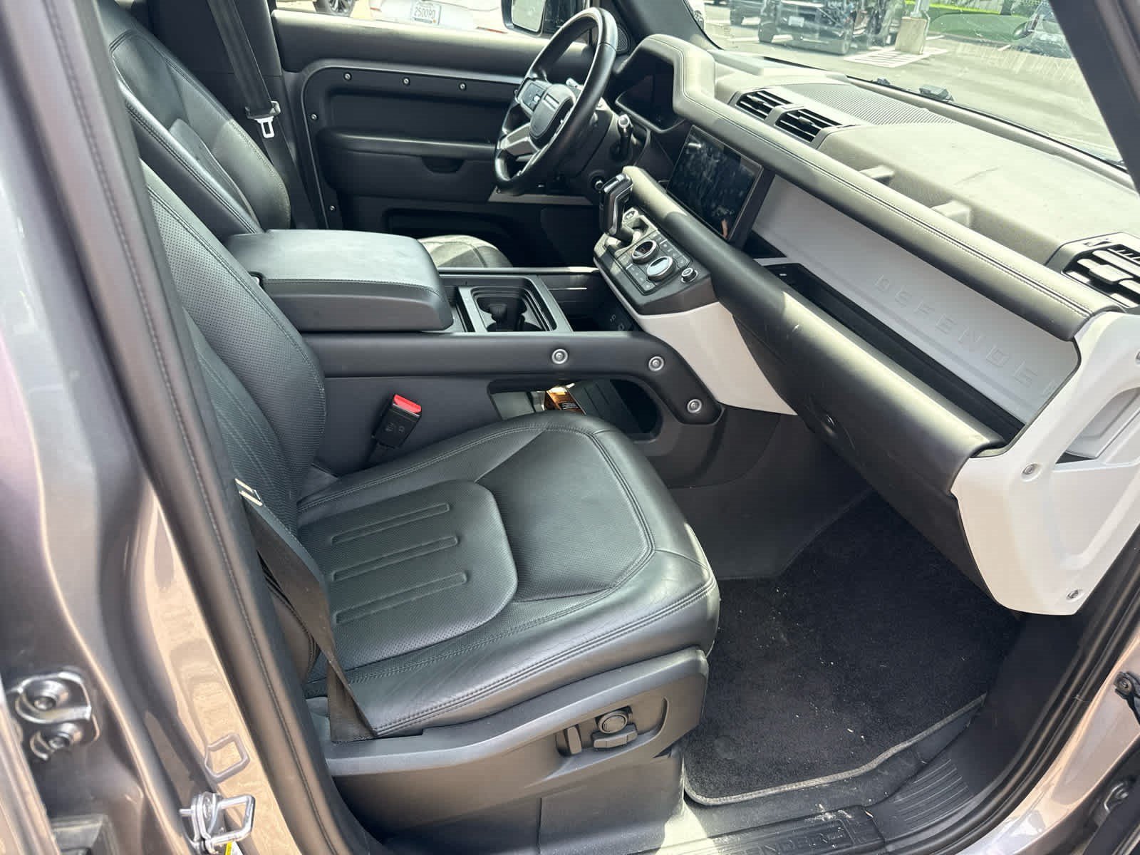 Used 2020 Eiger Grey Metallic Land Rover HSE image 6