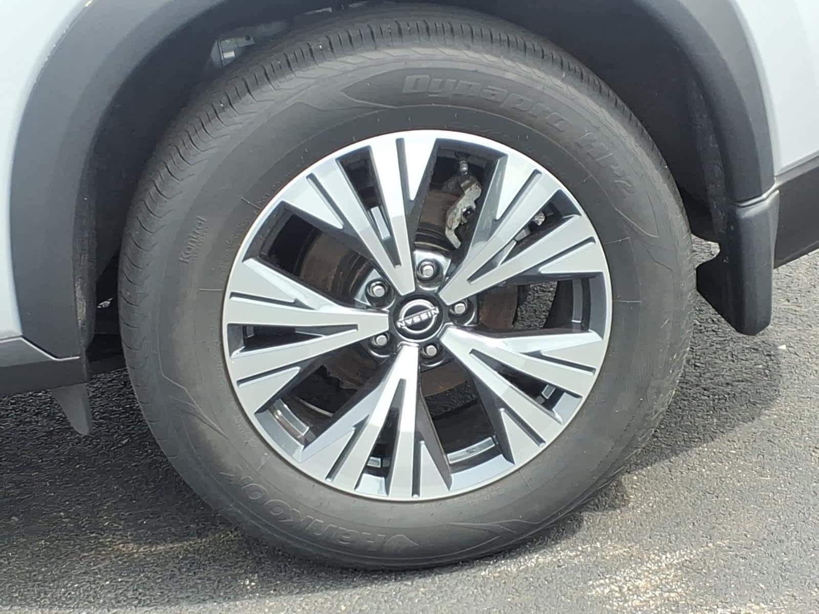 Certified Used 2023 Brilliant Silver Metallic Nissan SV image 9