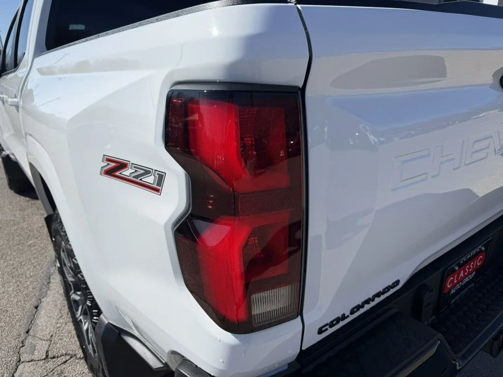 New 2026 Summit White Chevrolet Z71 image 29