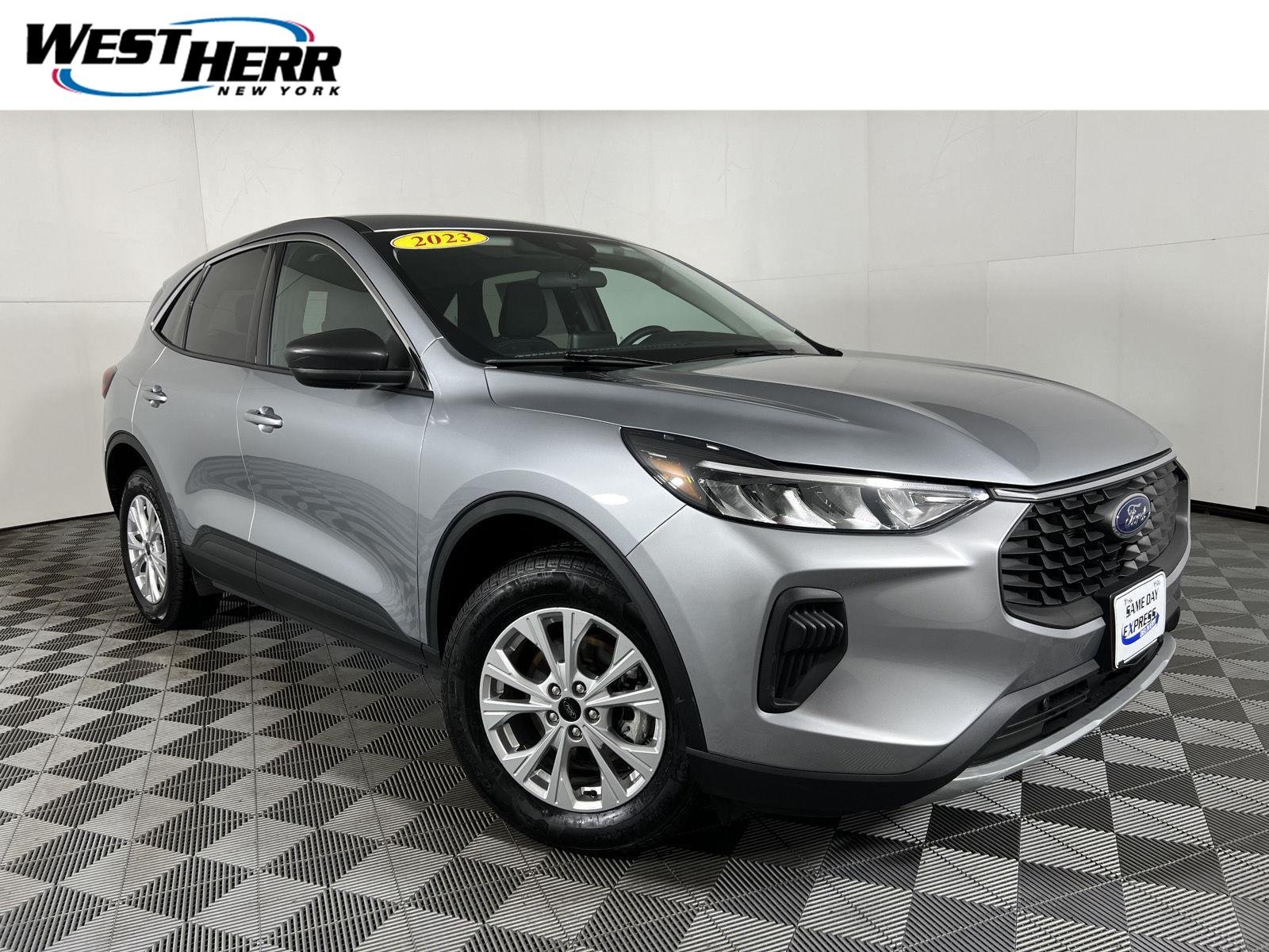 Used 2023 Iconic Silver Ford Active image 1