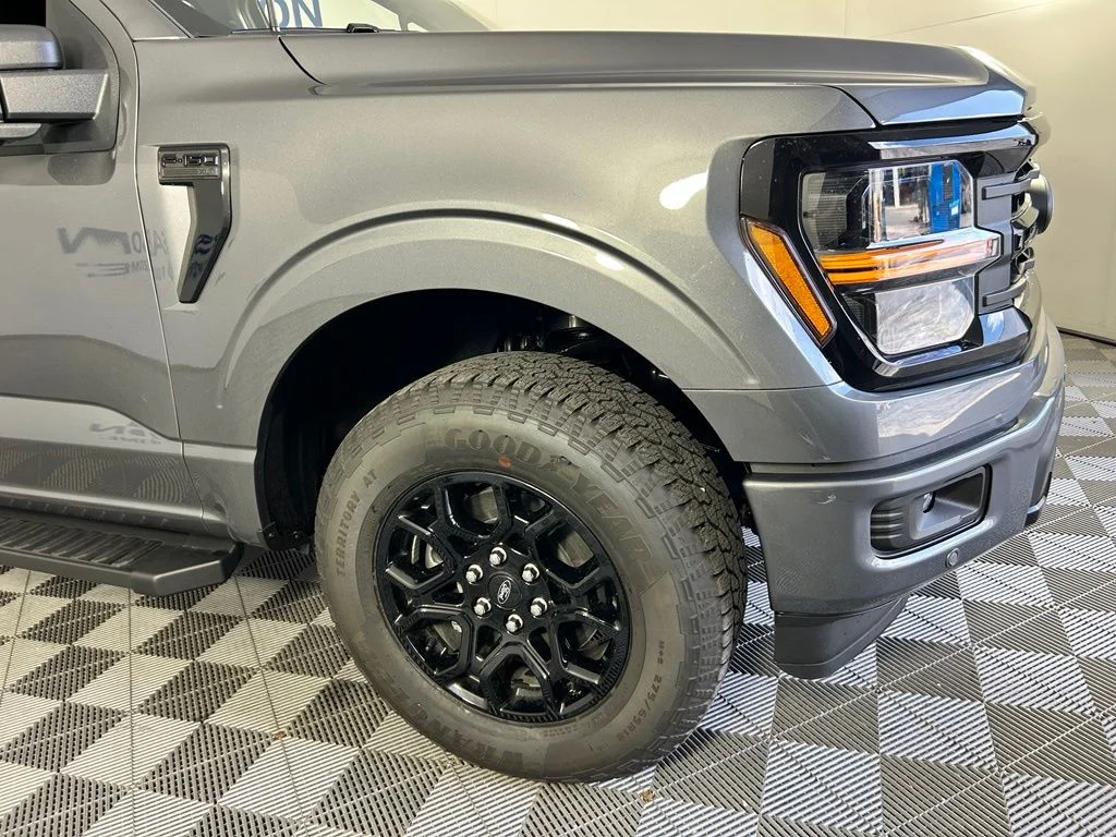 New 2026 Carbonized Gray Metallic Ford XLT image 5