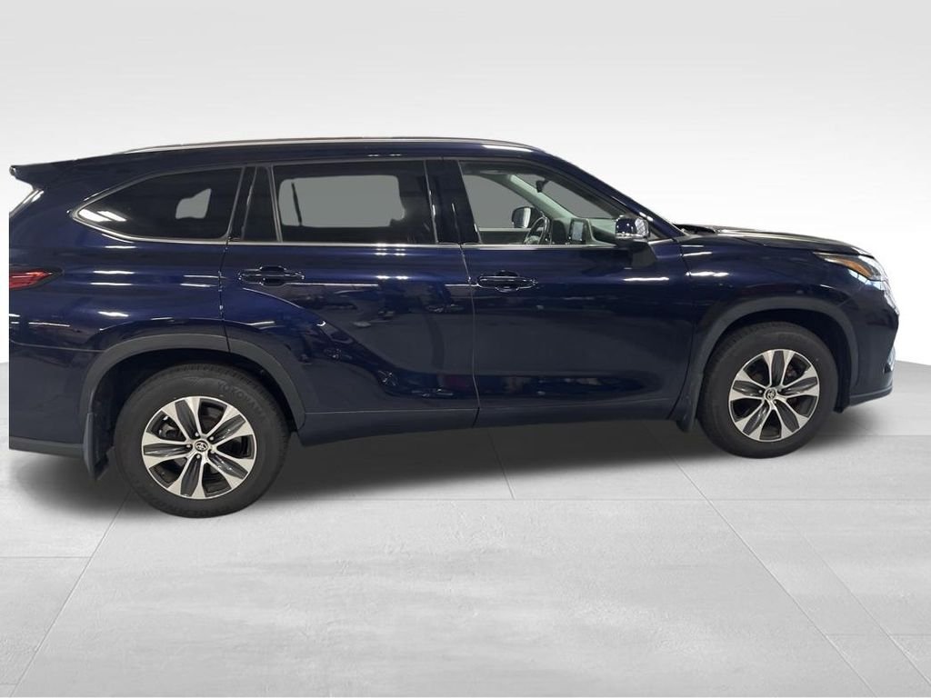 Used 2021  Toyota XLE image 19