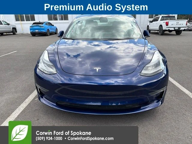 Used 2022 Deep Blue Metallic Tesla Long Range image 3