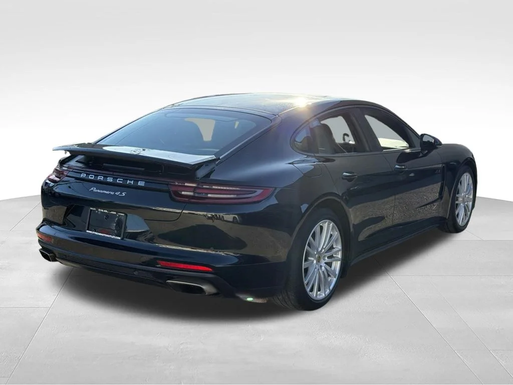 Used 2018 Black Porsche Base image 10