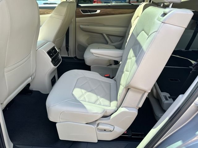 New 2026 Silver Volkswagen 2.0T SE w/Technology image 21