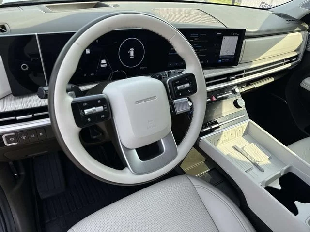 Used 2025 Gray Hyundai Calligraphy image 31