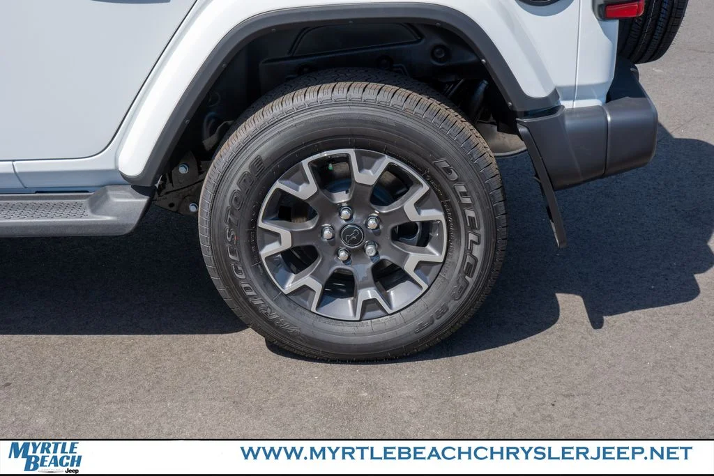 New 2026 Bright White Clear-Coat Exterior Paint Jeep Sahara image 13