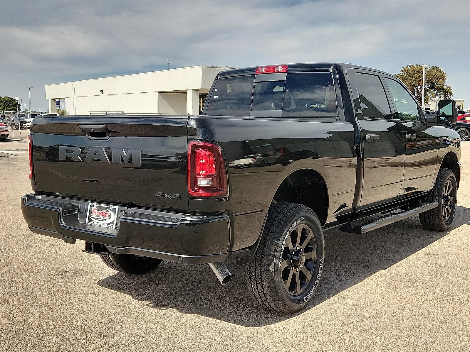 New 2027 Diamond Black Crystal Pearl-Coat Paint Ram BLACK EXPRESS CREW CAB 4X4 6