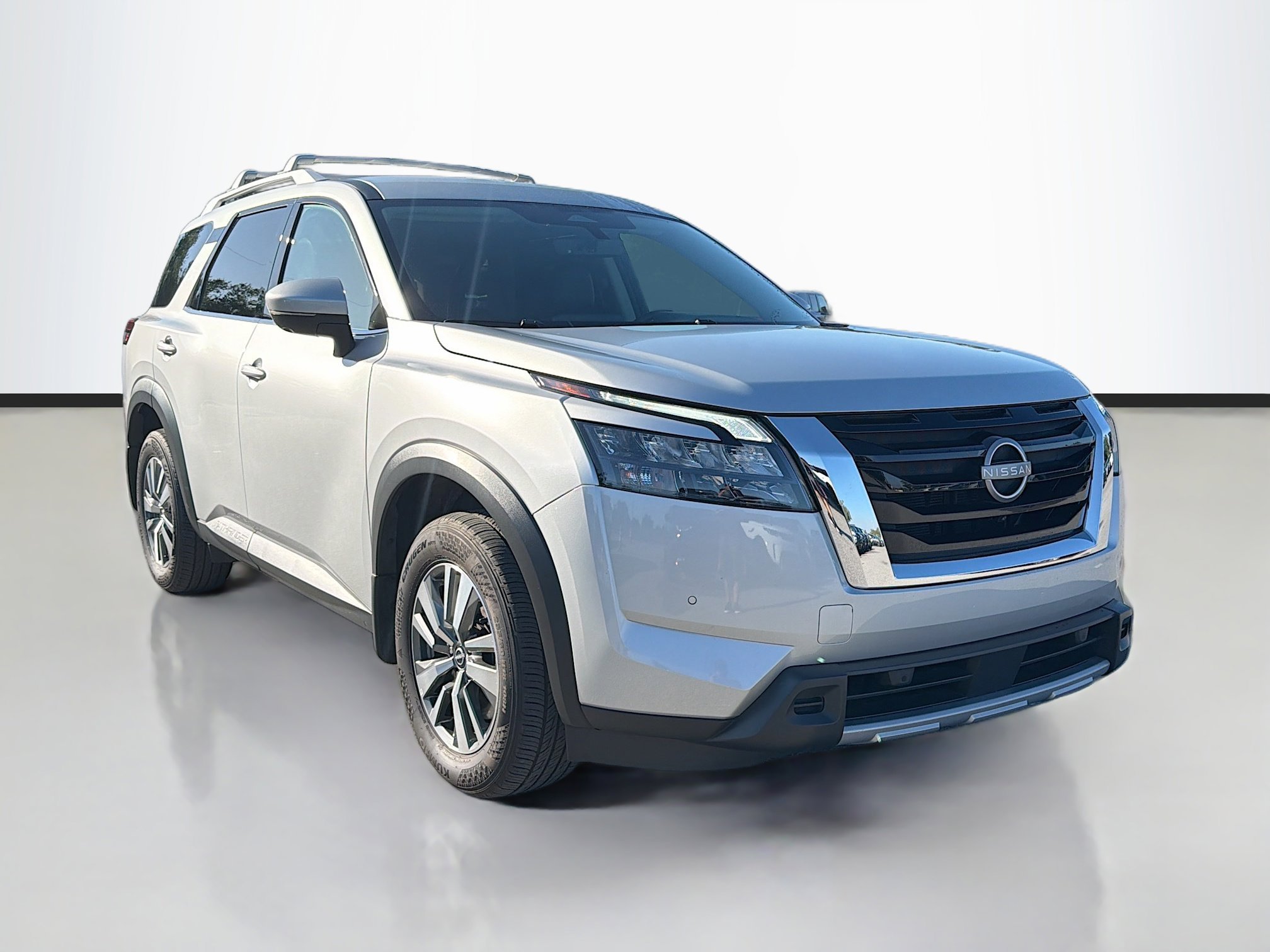 Used 2025 Brilliant Silver Metallic Nissan SL image 7