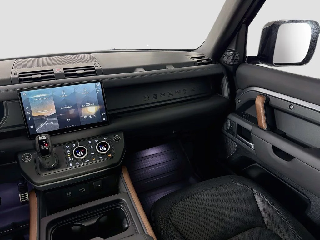Used 2024 Eiger Grey Metallic Land Rover X image 25