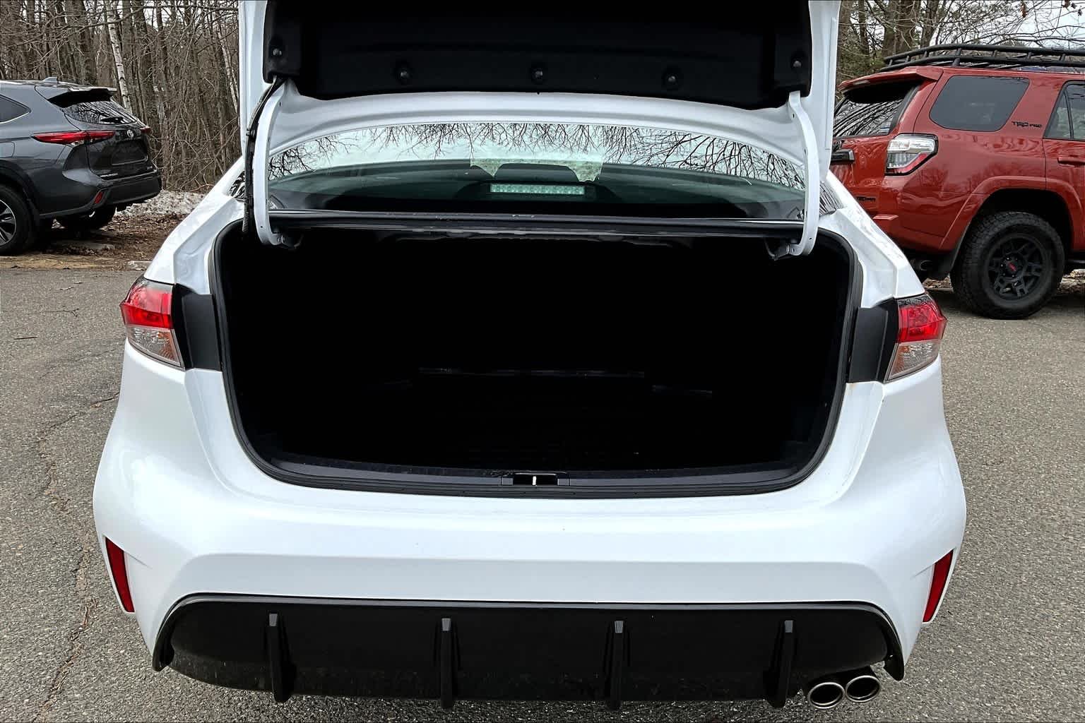 Used 2024 Ice Cap Toyota SE image 30