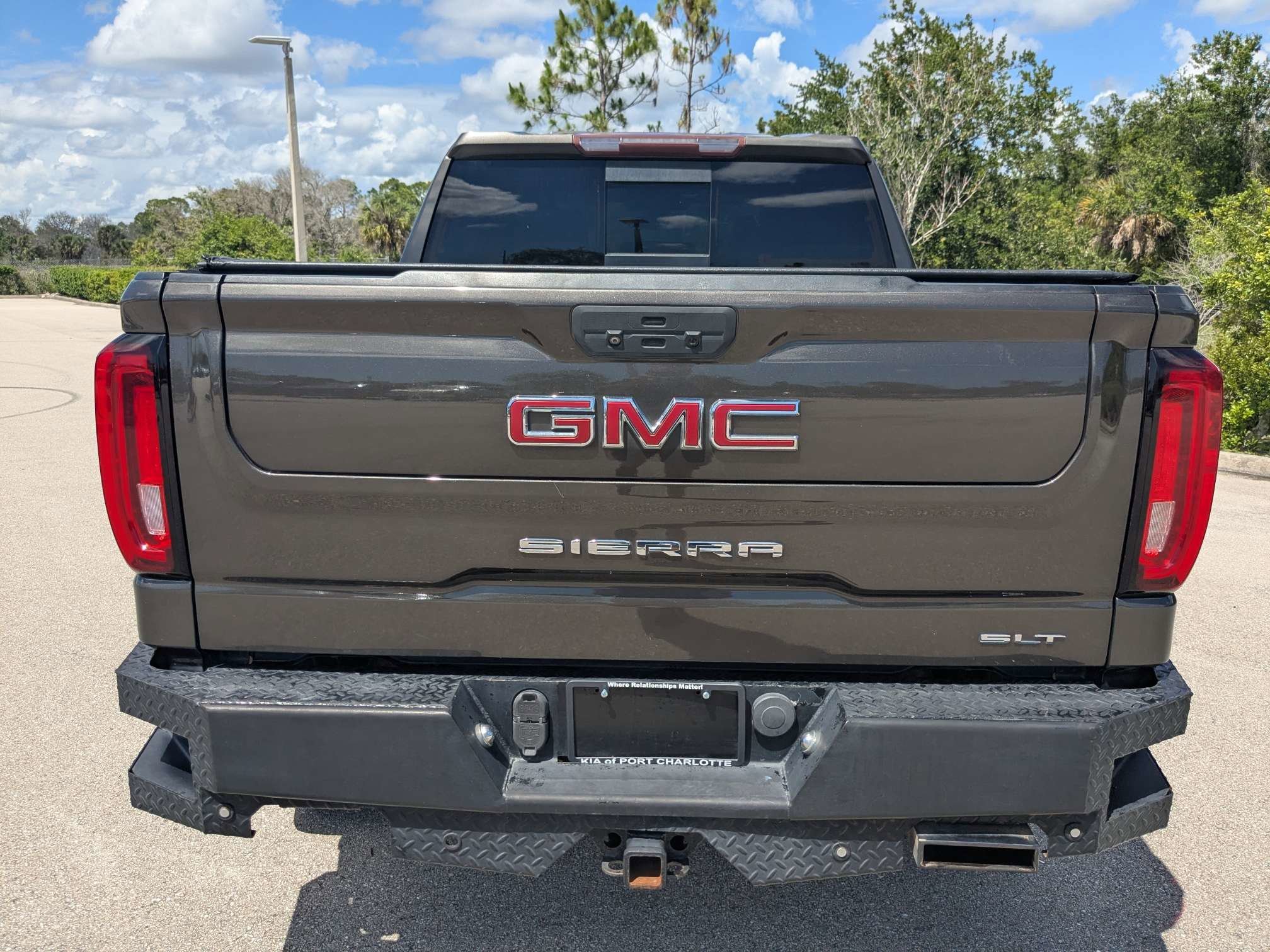 Used 2019 Smokey Quartz Metallic GMC SLT image 6