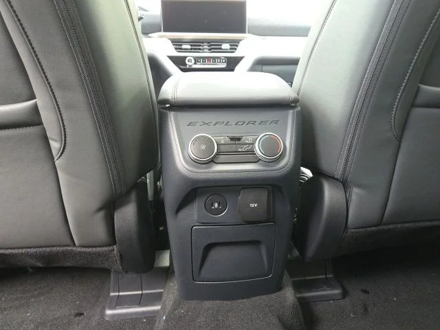 New 2026 Star White Metallic Tri-Coat Ford Active image 39