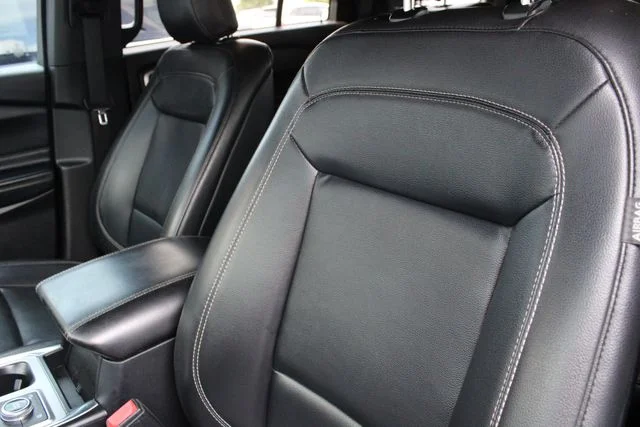 Used 2020 Black Ford XLT image 6