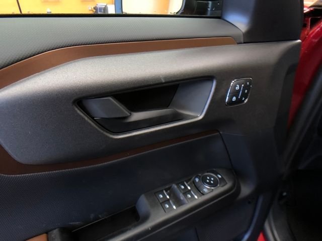 New 2025 Ruby Red Metallic Tinted Clearcoat Ford Outer Banks® image 12