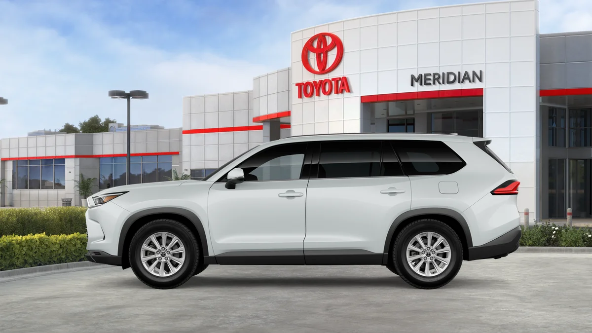 New 2026 Wind Chill Pearl Toyota XLE image 4