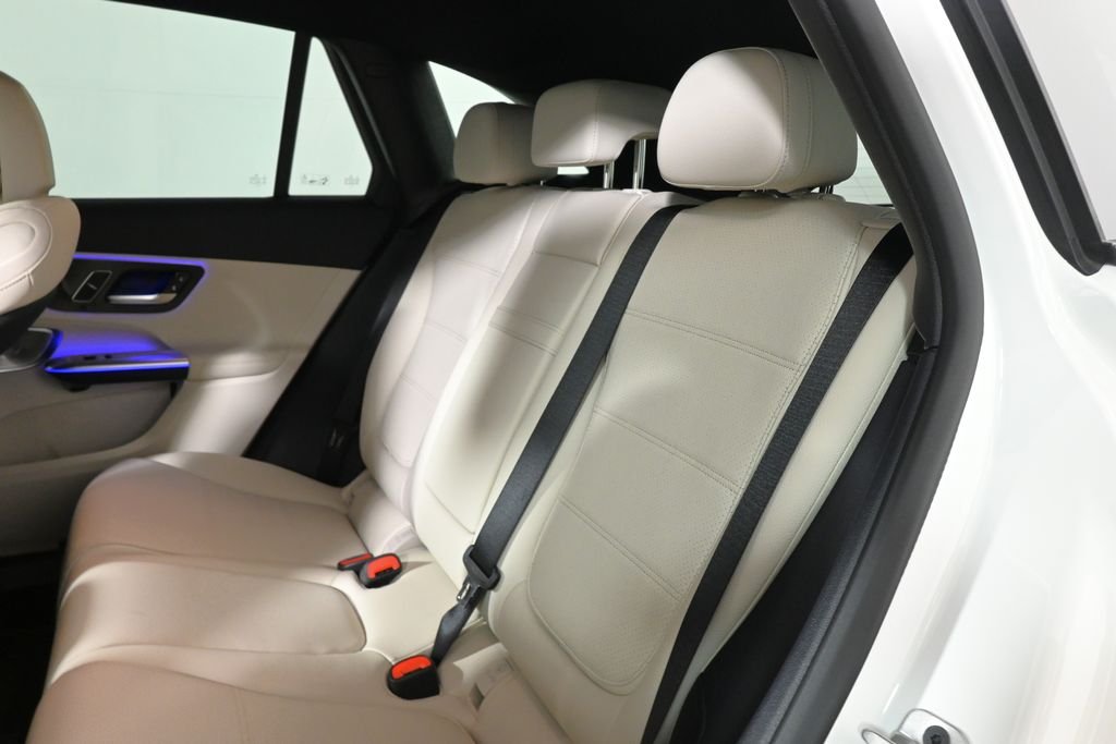 Used 2026 Polar White Mercedes-Benz GLC 300 image 3
