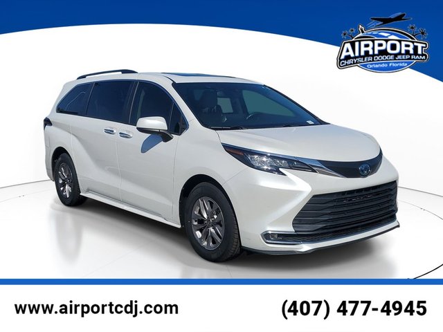 2023 Toyota Sienna XLE