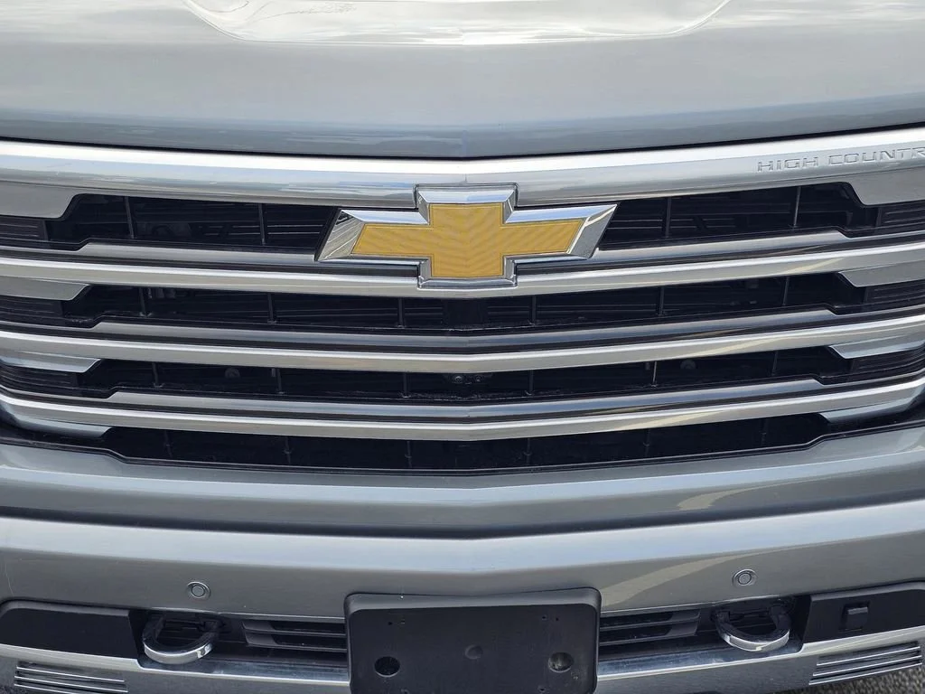 Used 2025 Sterling Gray Metallic Chevrolet High Country image 3