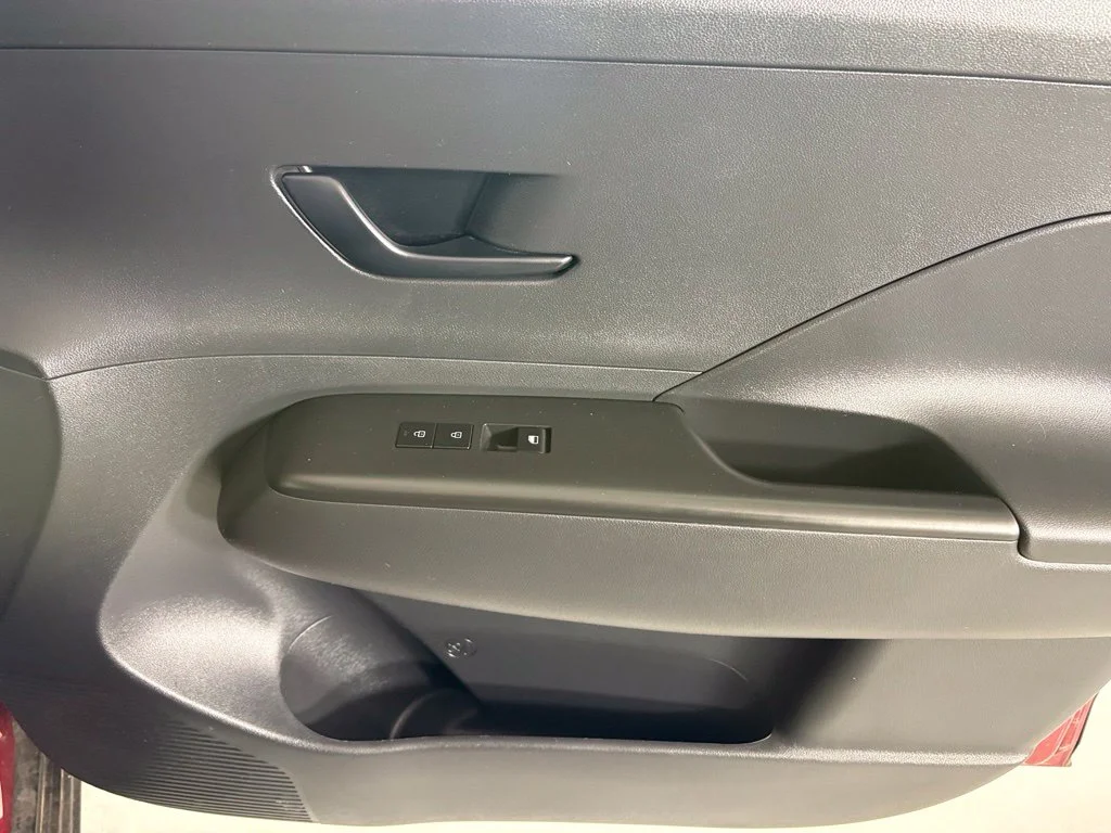 Used 2025 Red Hyundai SEL image 12