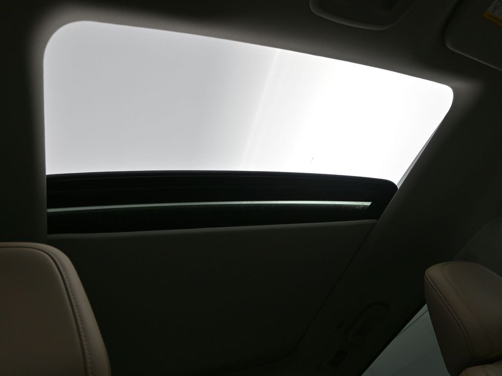 New 2026 RADIANT WHITE INFINITI Pure 2WD image 27