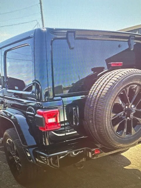 Used 2023 Black Jeep High Altitude image 13