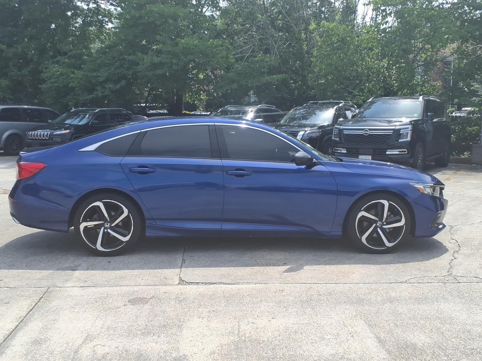 Used 2022 Still Night Pearl Honda Sport image 6