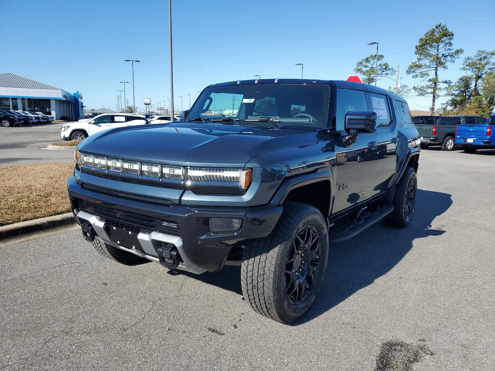 2025 GMC Hummer EV 3X SUV's photo