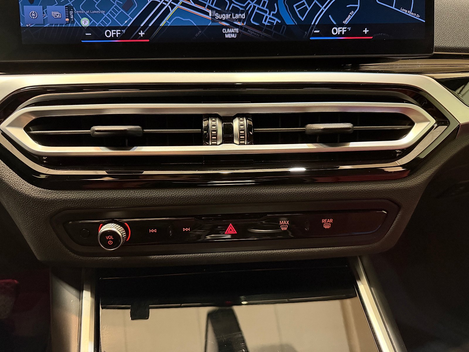 Used 2024  BMW  image 17