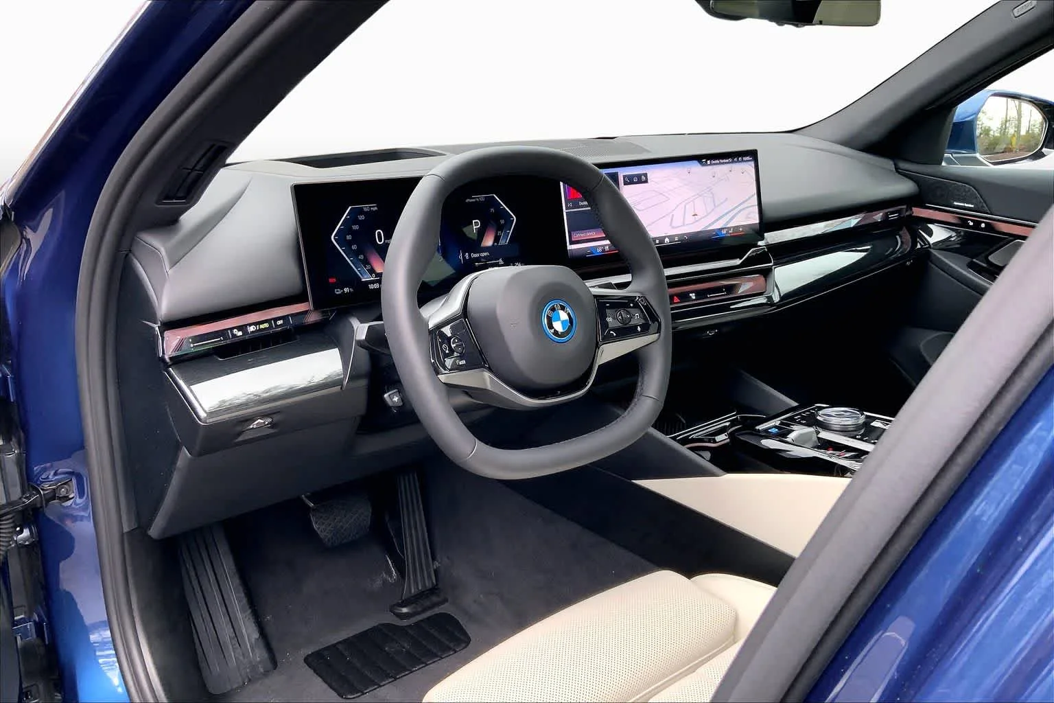 Used 2026 Phytonic Blue Metallic BMW xDrive40 image 17