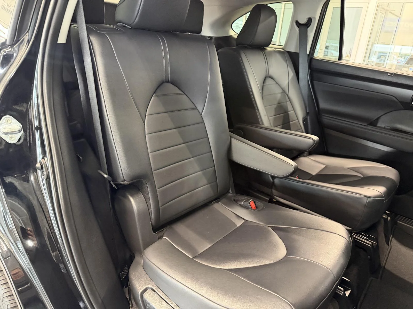 Used 2024 Midnight Black Metallic Toyota XLE image 19