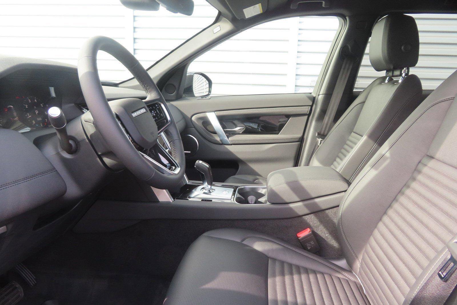 Used 2023 Eiger Grey Metallic Land Rover SE image 16