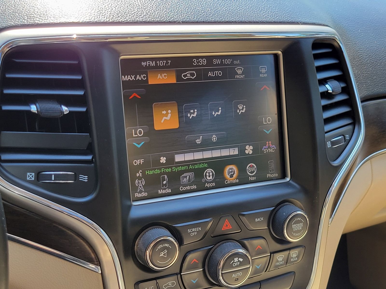 Used 2014 White Jeep Limited image 18