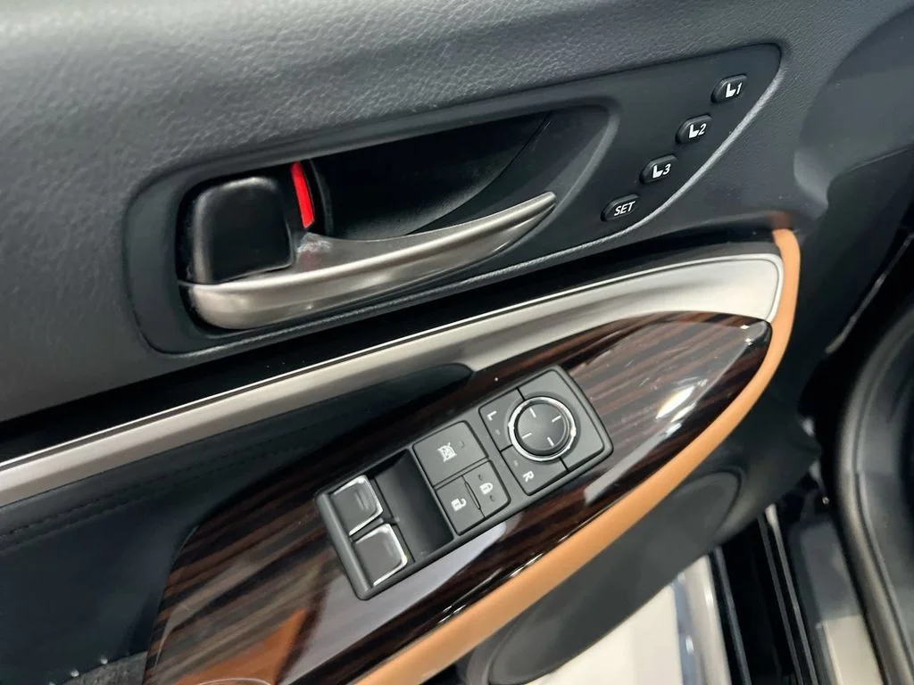 Certified Used 2022 OBSIDIAN Lexus 350 image 11