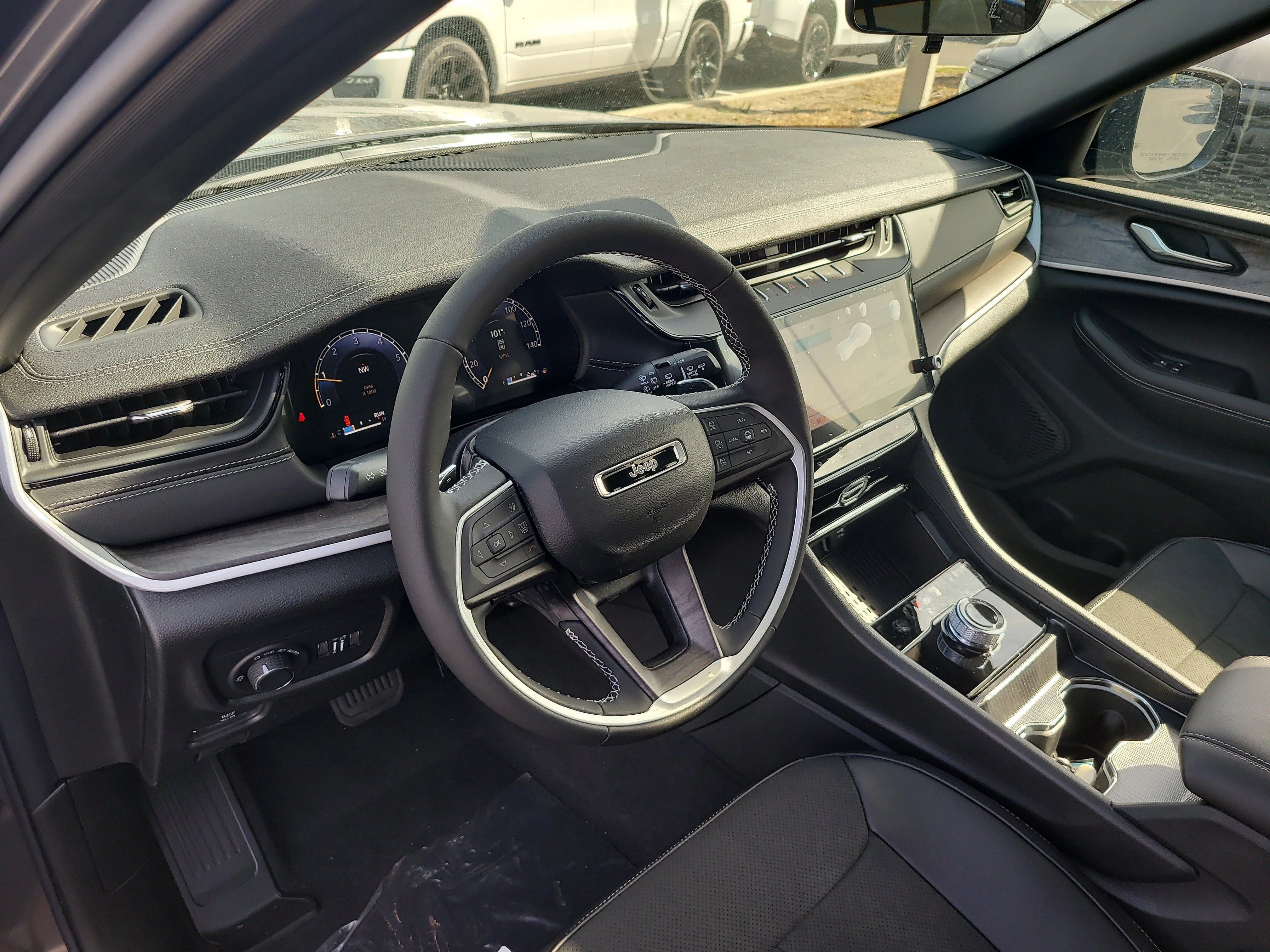 New 2026 Baltic Gray Metallic Clearcoat Jeep Laredo Altitude image 15