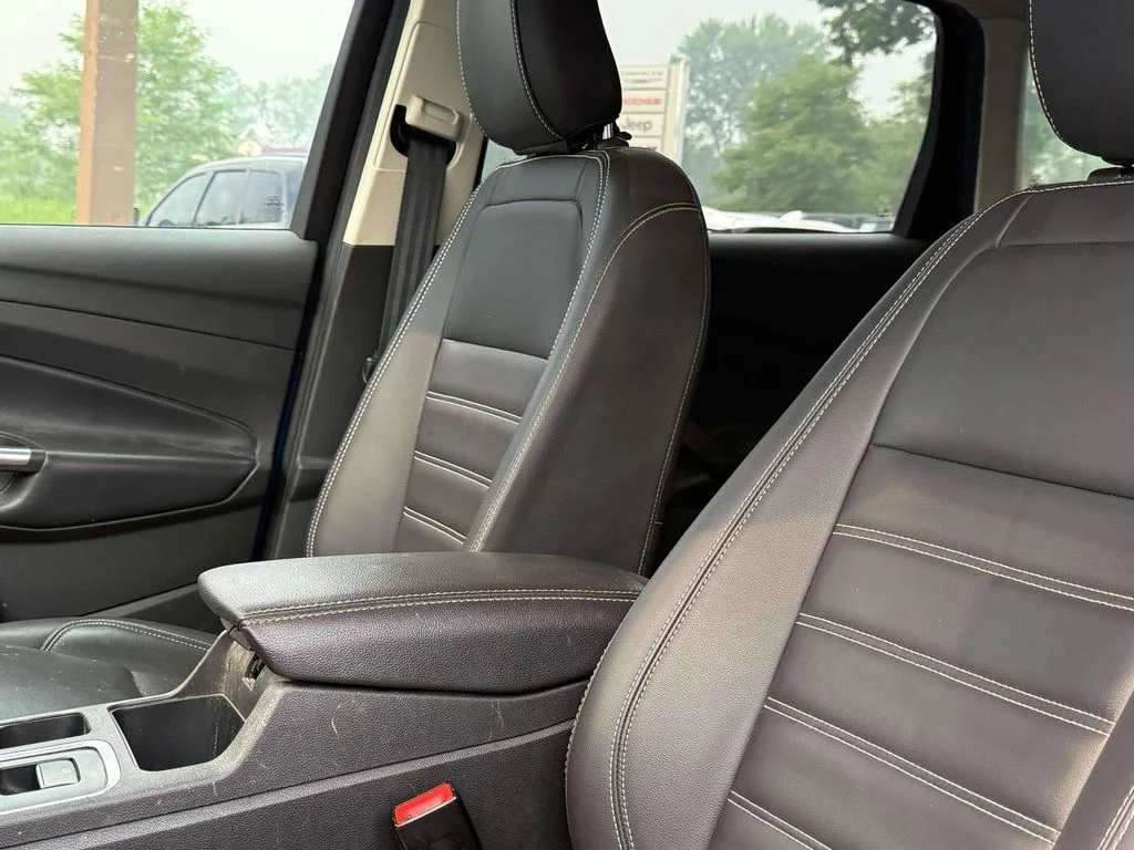 Used 2019 Blue Ford SEL image 13
