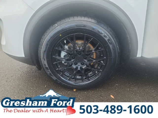 Certified Used 2021 Oxford White Ford SE image 31