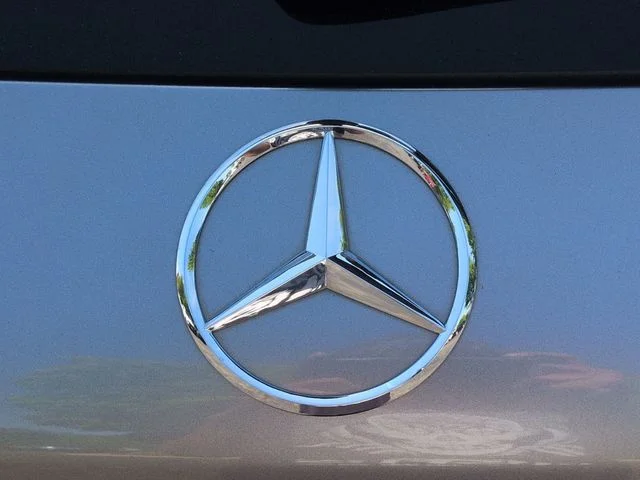 Used 2020  Mercedes-Benz GLC 300 image 25