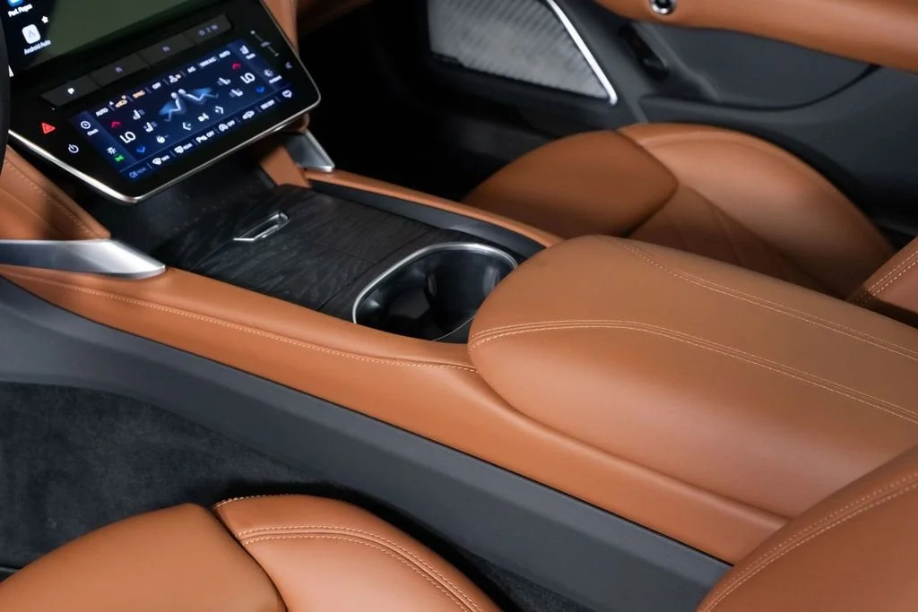 Used 2025 Nero Assoluto Metallic Maserati Granturismo image 6