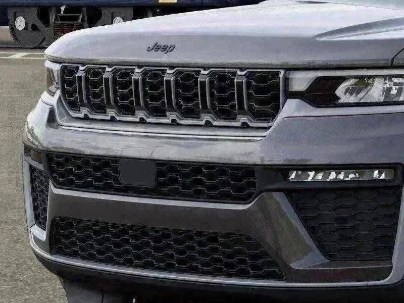 New 2026 Baltic Gray Metallic Clear-Coat Exterior Paint Jeep Limited image 40