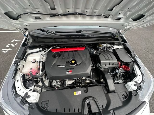 Used 2023 White Toyota Core image 17