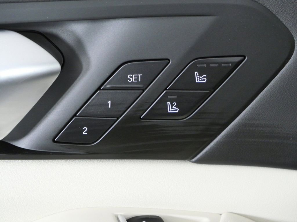 New 2026 Skyscraper Grey Metallic BMW xDrive50e image 35