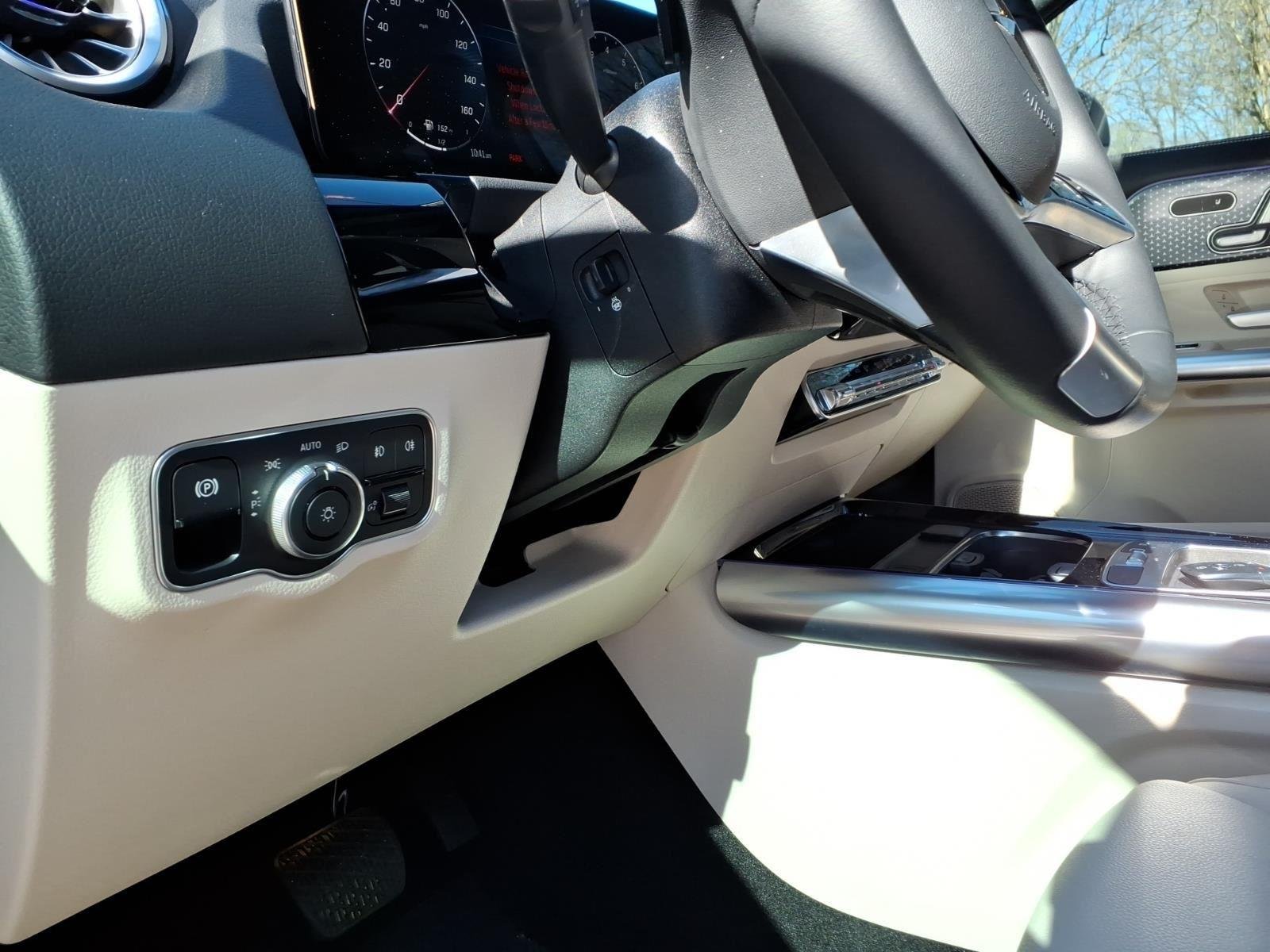 Used 2025 Polar White Mercedes-Benz GLA 250 image 15