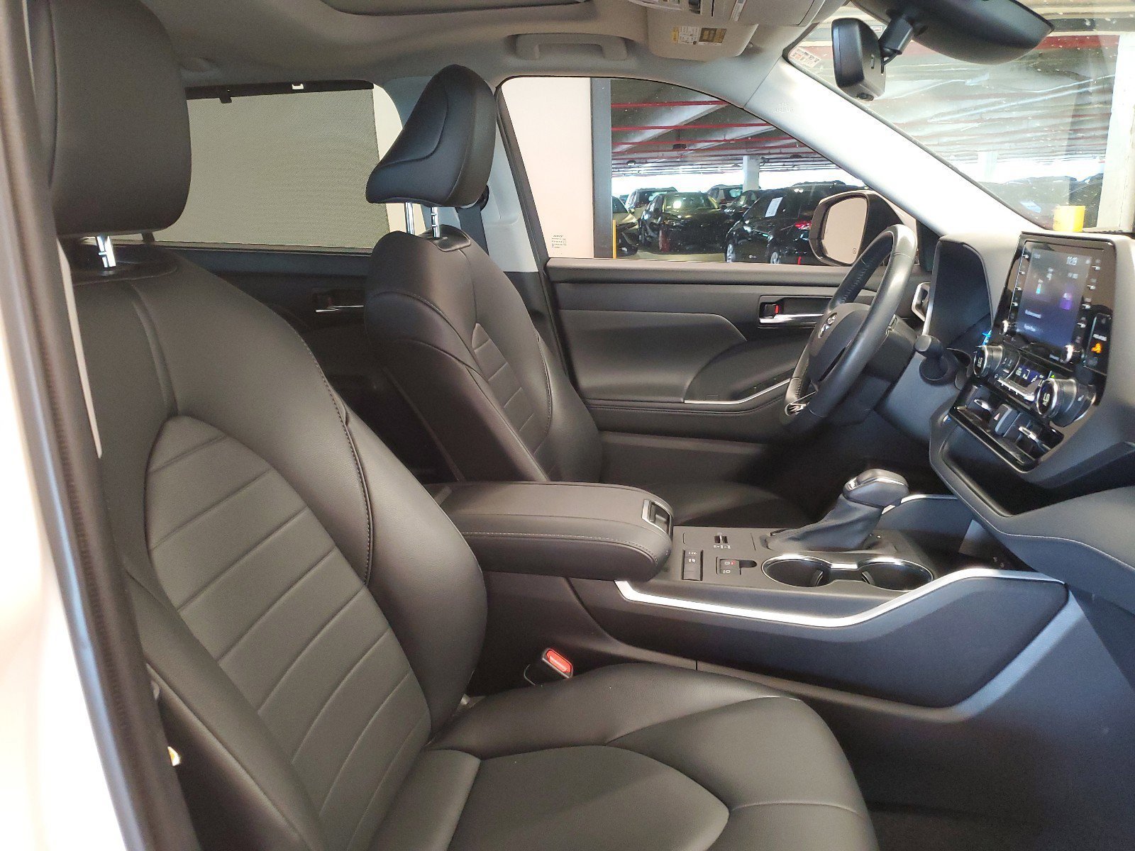 Used 2021 Blizzard Pearl Toyota Hybrid XLE image 25